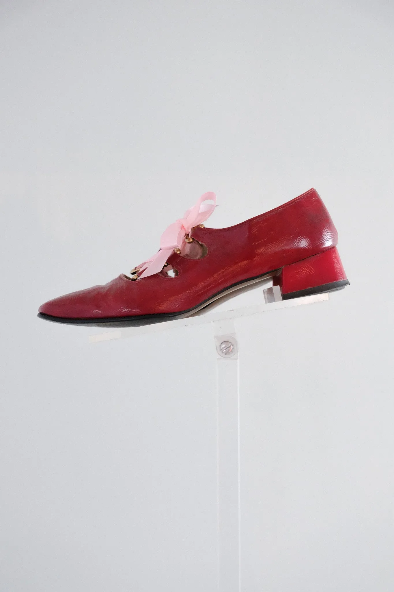 Adorable 1960's Little Red Patent Leather Mary Janes / Size 8 AA
