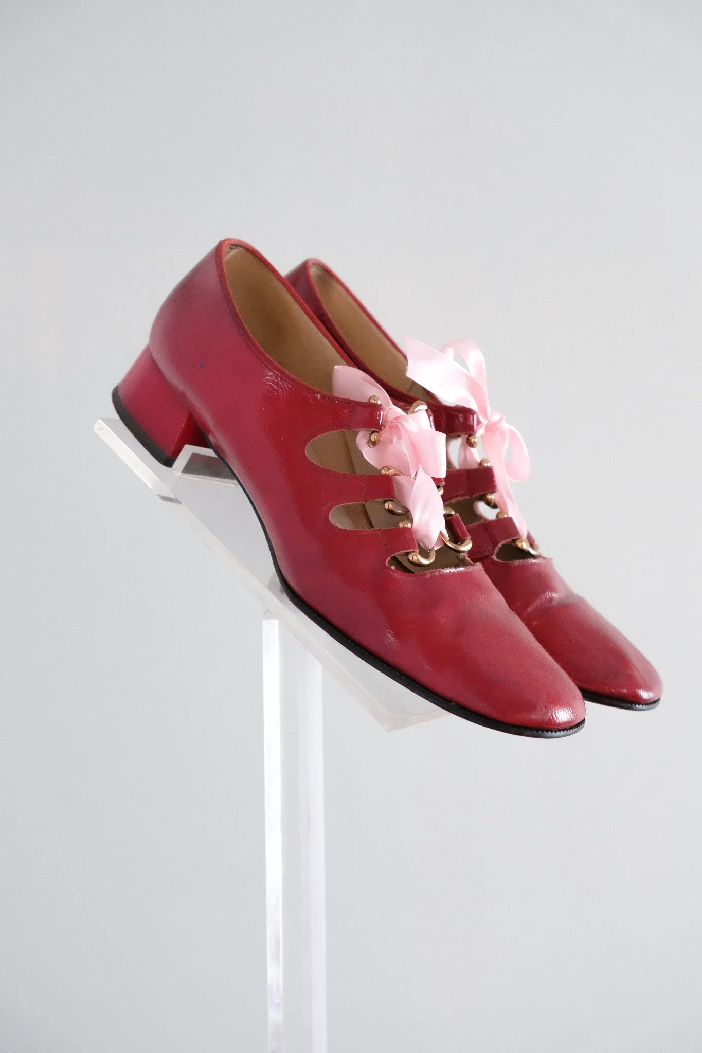 Adorable 1960's Little Red Patent Leather Mary Janes / Size 8 AA