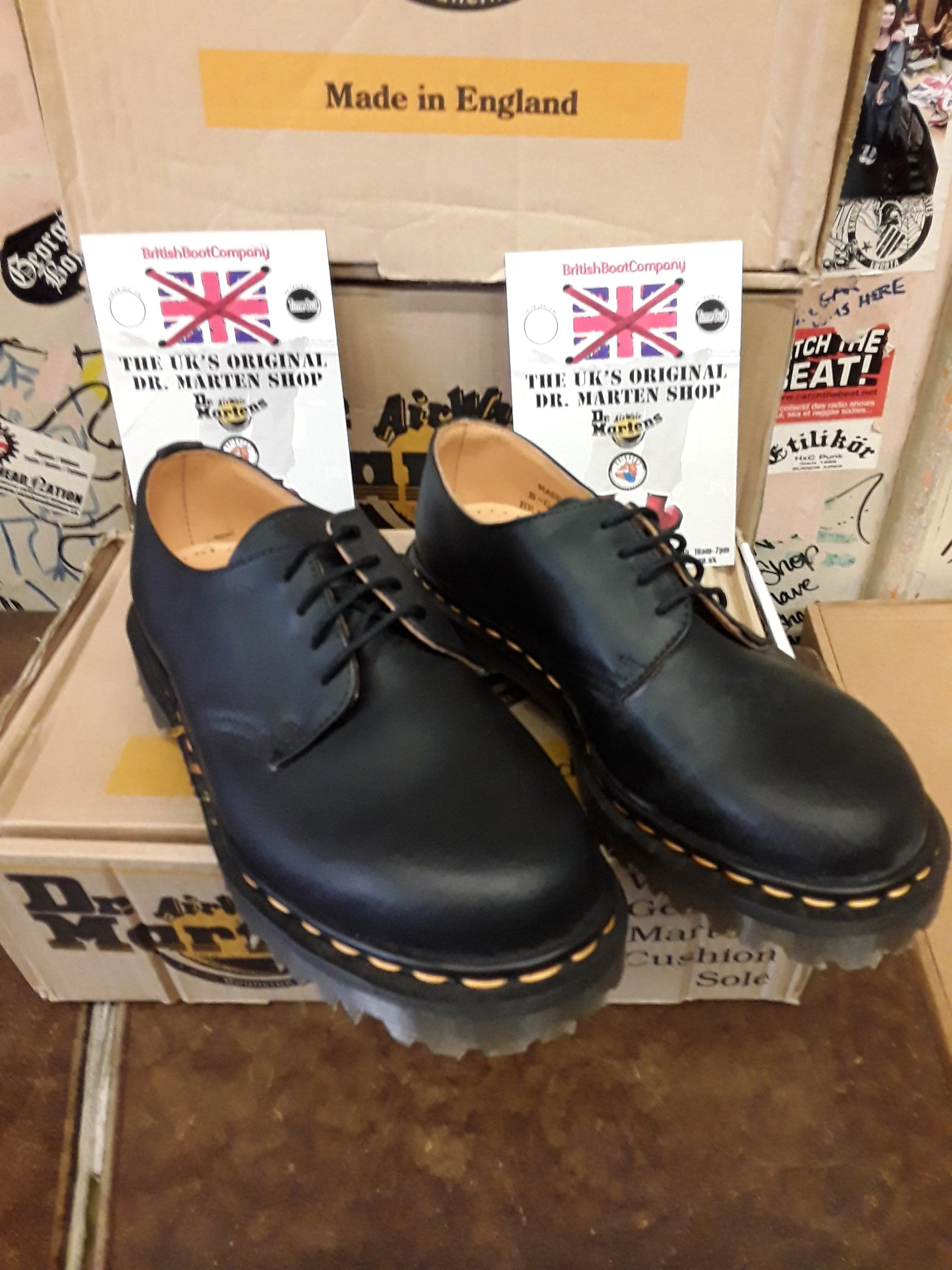 Dr Martens 1561 Made in England  Black Greasy Shoe Size 5