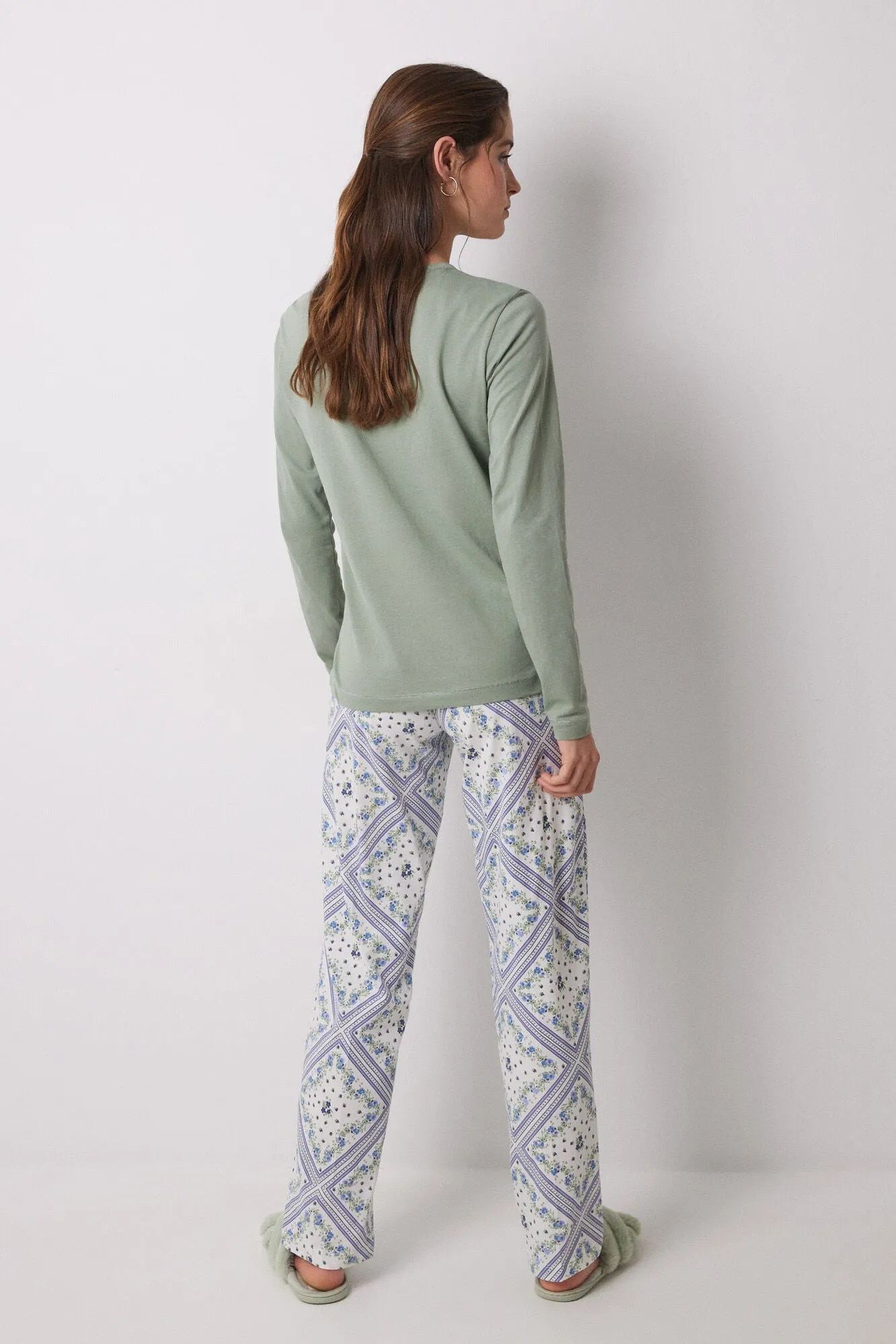 Long pajamas 100% cotton with scarf print