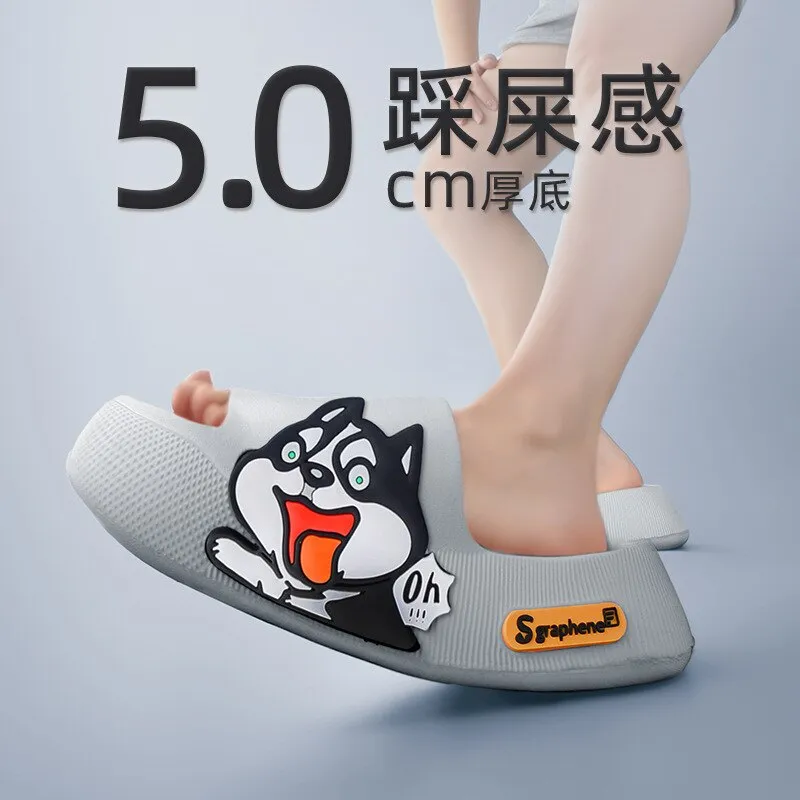 New Summer Slippers Cute Dog Sticker Thick Sole Soft Women Sandals Bathroom Beach Indoor Outdoor Men Slides Cool Shoes cx759