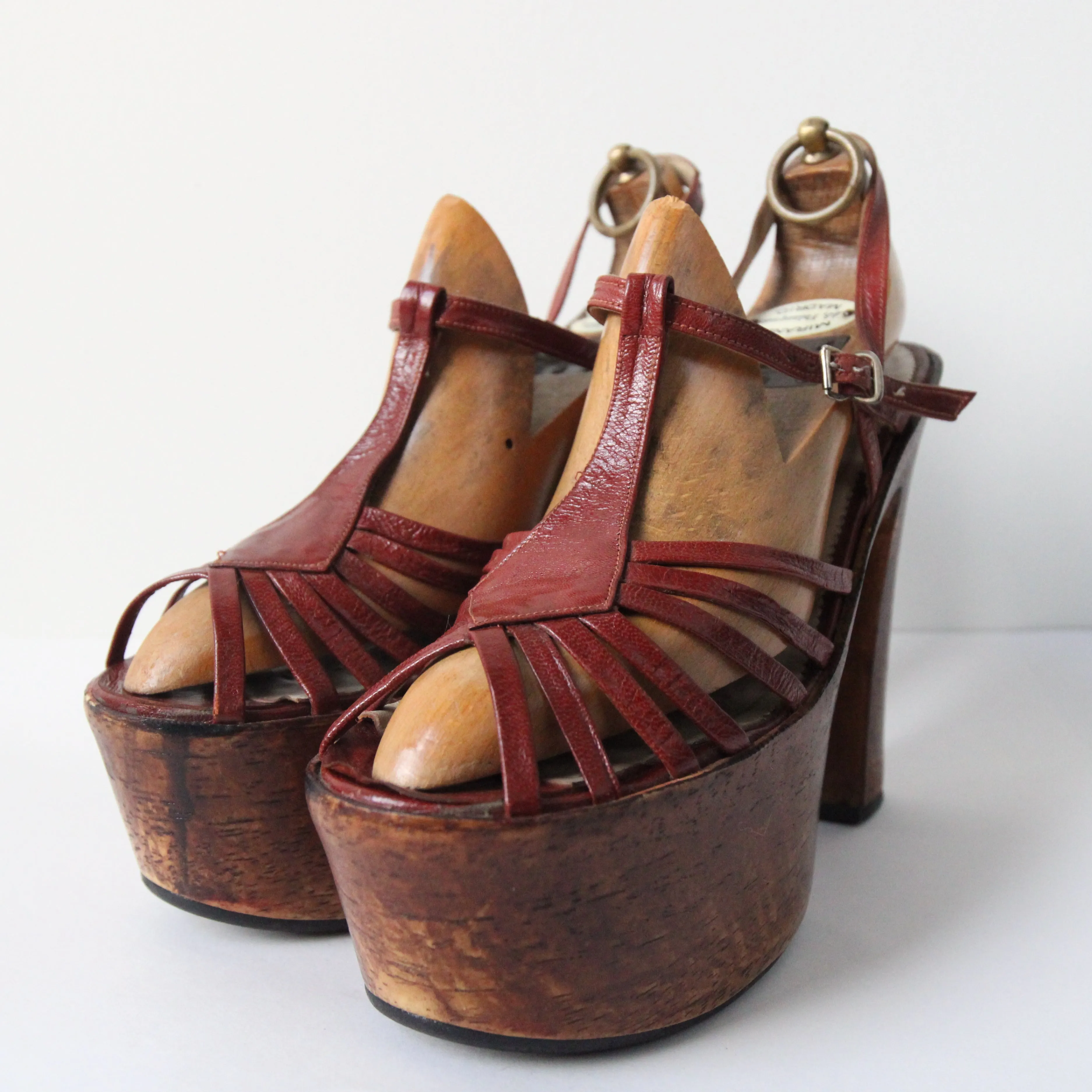 "Parisian Platforms" Vintage 1970's Wooden T Bar French Platforms UK 5.5 EU 38.5 US 7.5