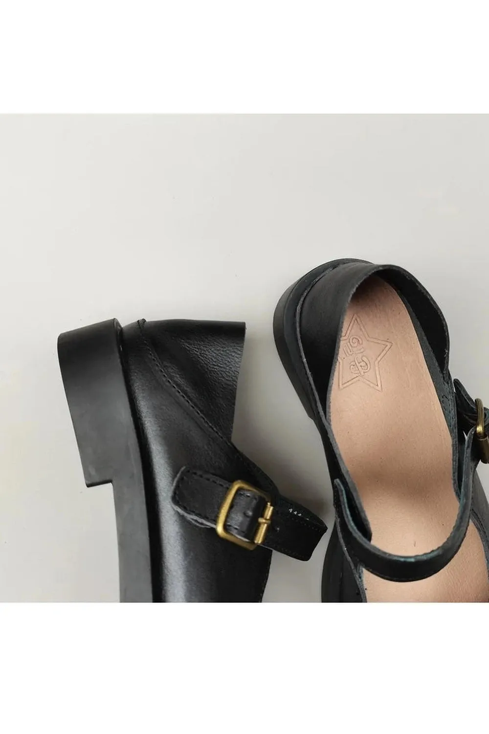 Round Toe Cowhide Shoes