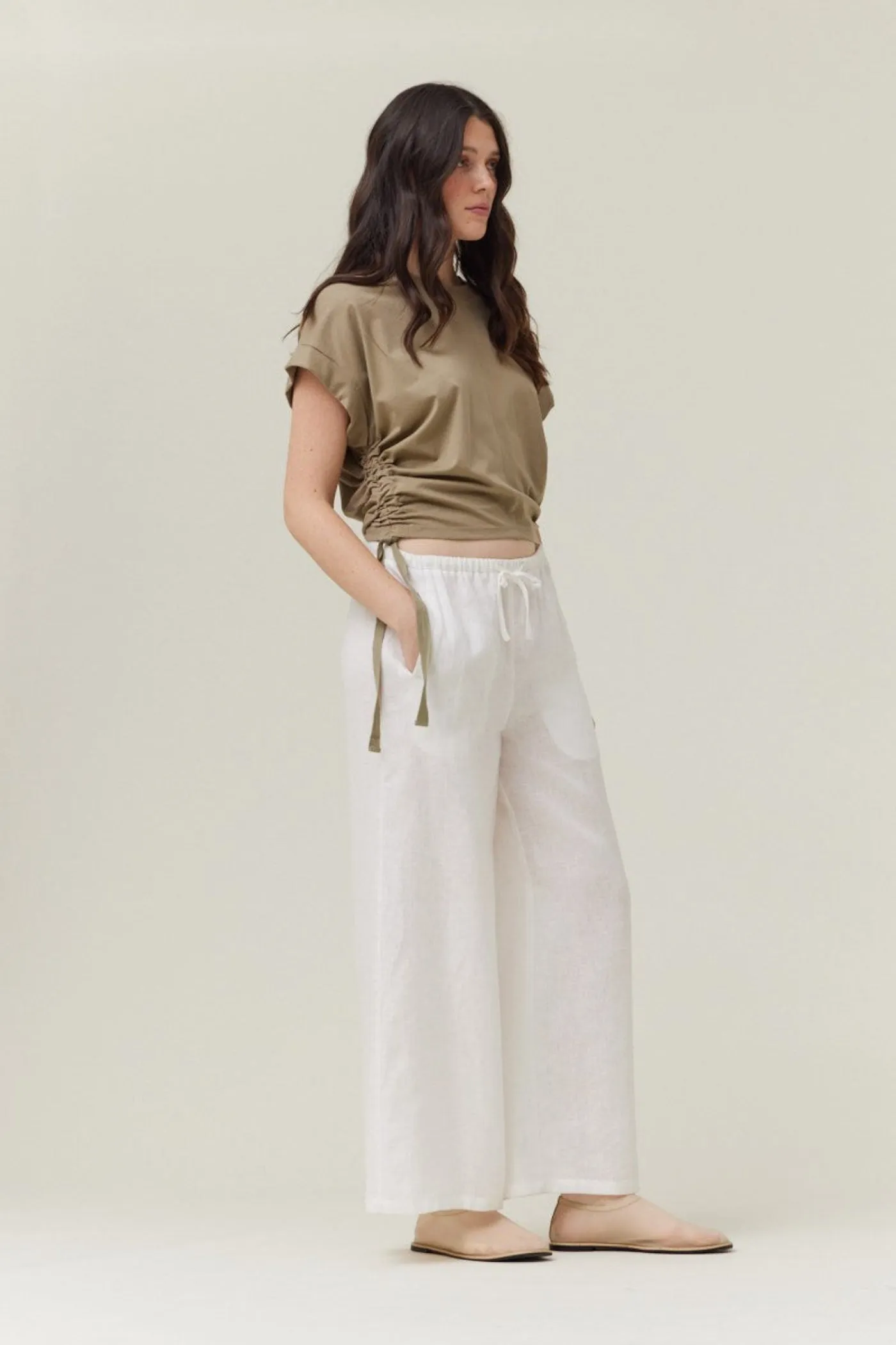 SANDY SIDE SCRUNCHED TEE