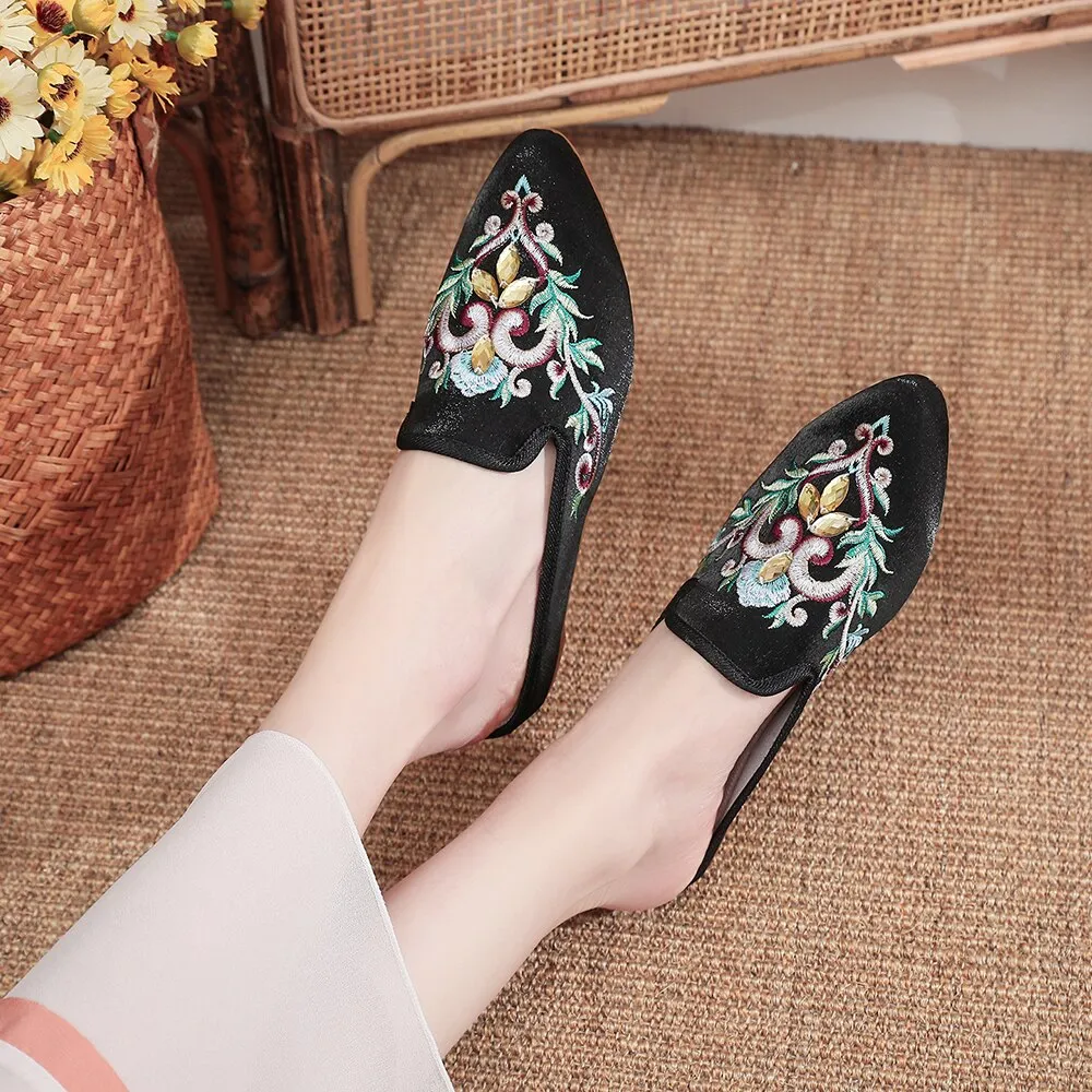 Women Flower Embroidered Velvet Mules Slippers