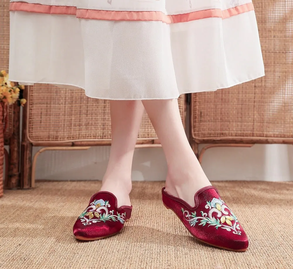 Women Flower Embroidered Velvet Mules Slippers