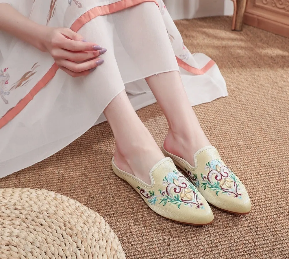 Women Flower Embroidered Velvet Mules Slippers